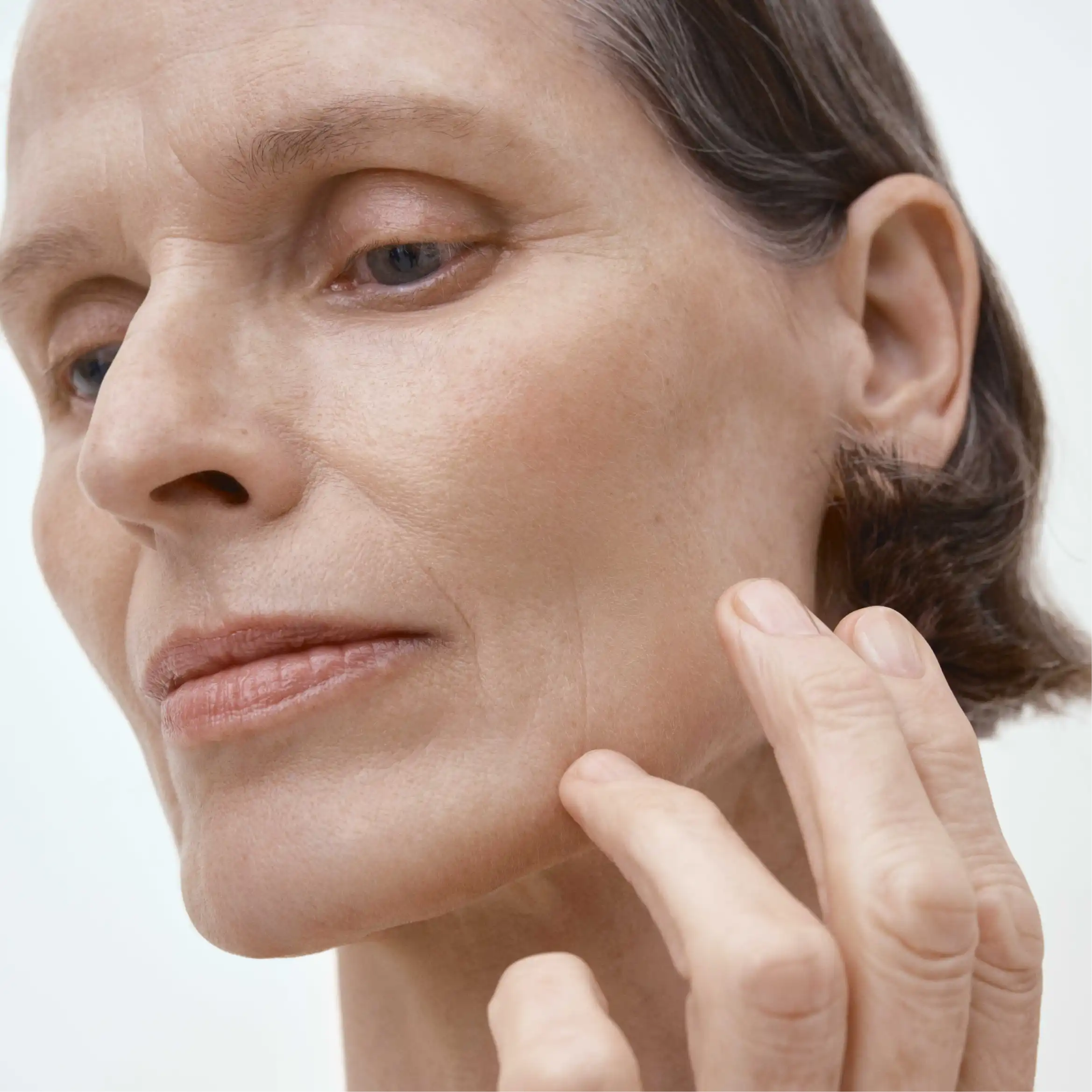 What Is Retinol? A Guide to Its Benefits & Use
