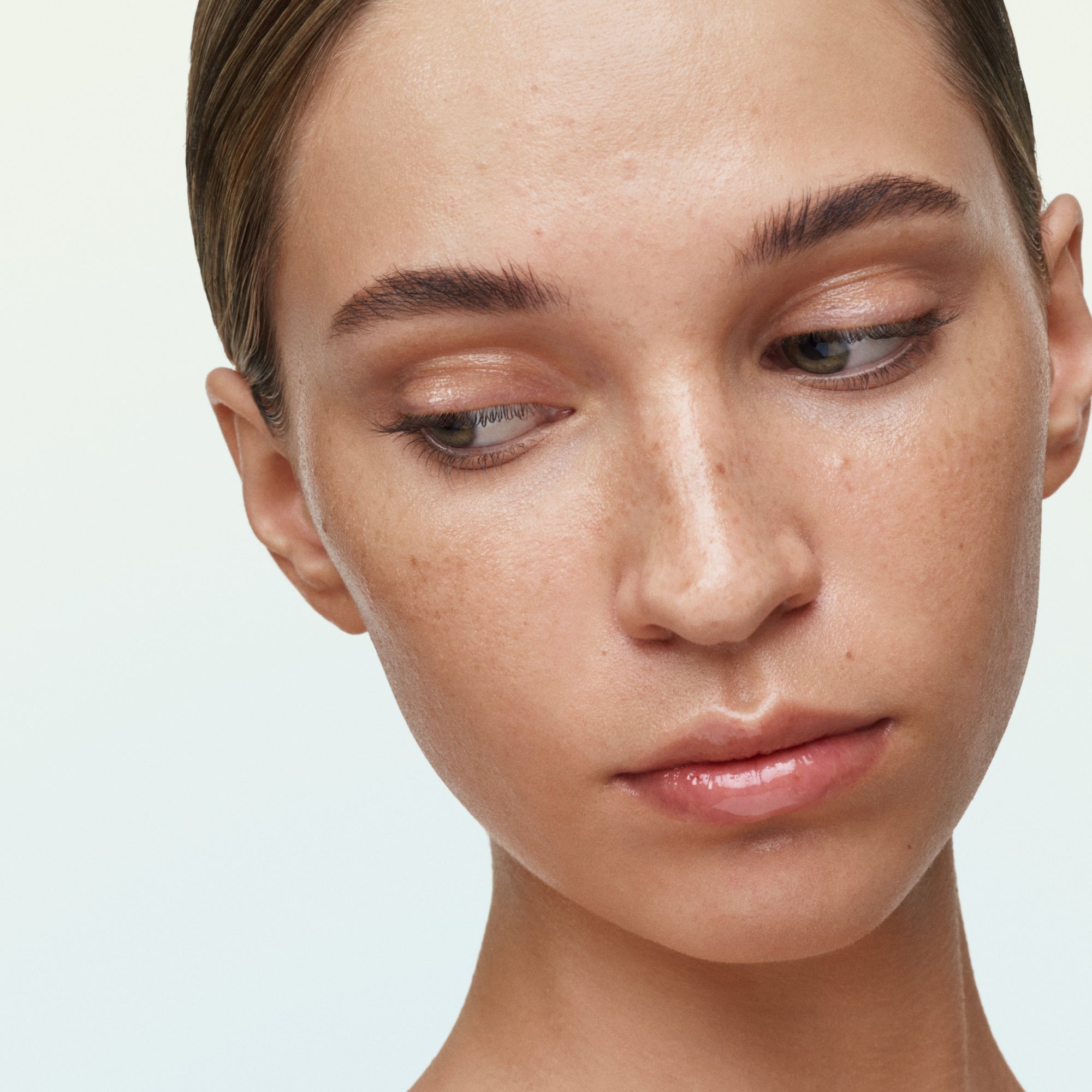 Retinol Benefits: 6 Major Ways It Transforms Your Skin